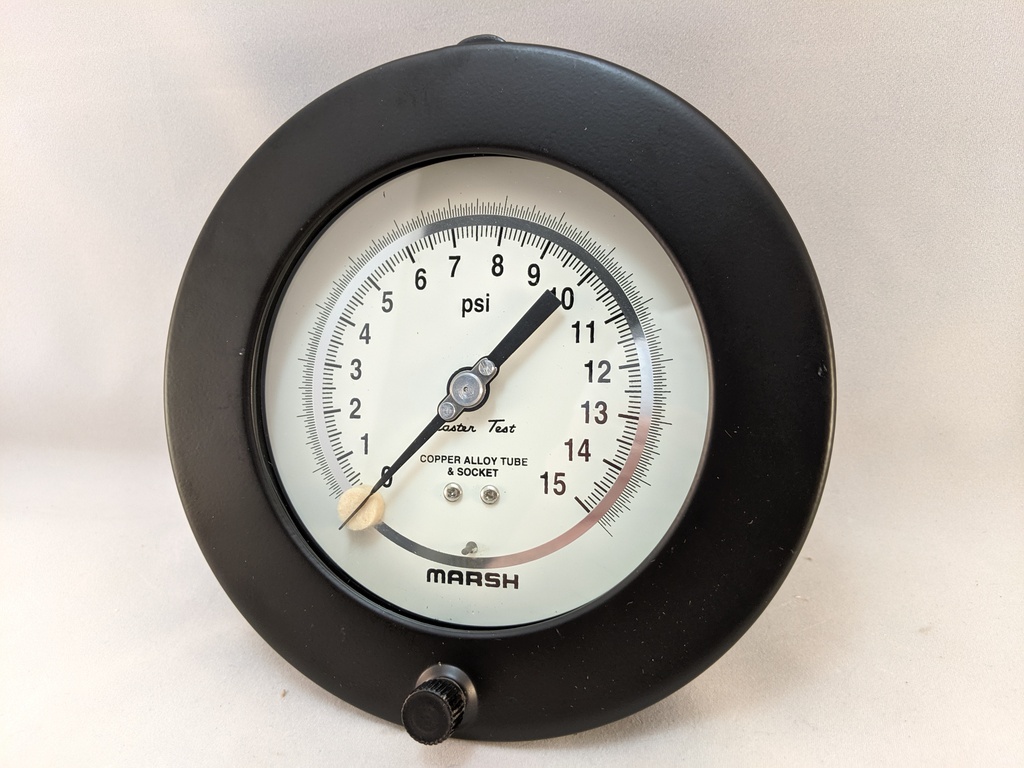 PRESSURE GAUGE 0-15 PSI 4.5" 1/4"LBM FLUSH MT CASE .25% ACC