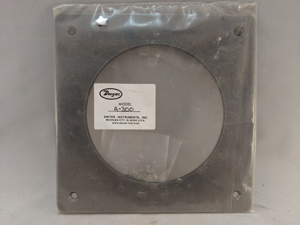 FLAT ALUM BRACKER FOR FLUSH MOUNTING MAGNEHELIC GAGE