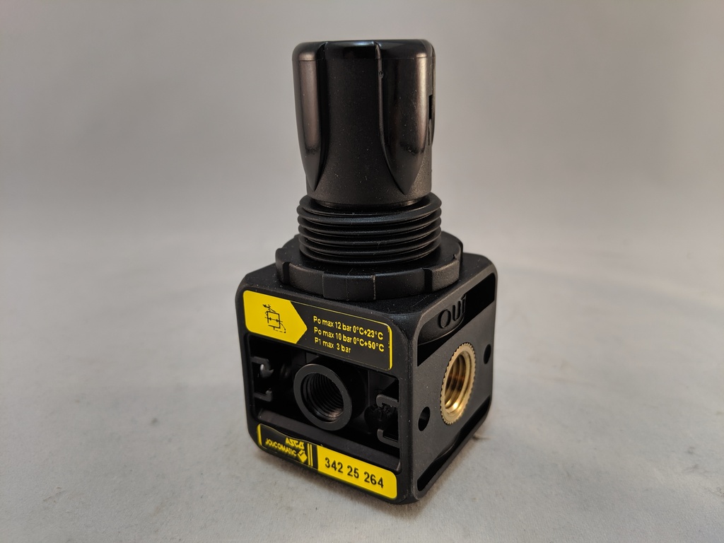 SERIES 105 FLR REGULATOR 1/4 NPT 3-44PSI