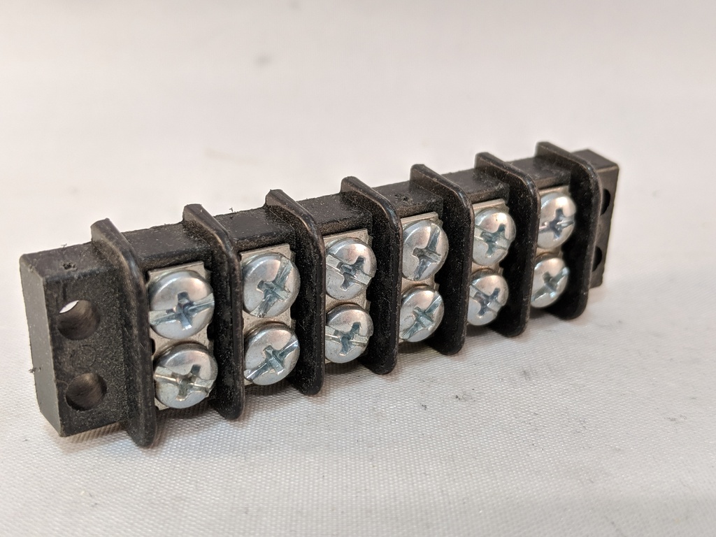 TERMINAL BLOCK FOR EXPLOSION-PROOF HEAD