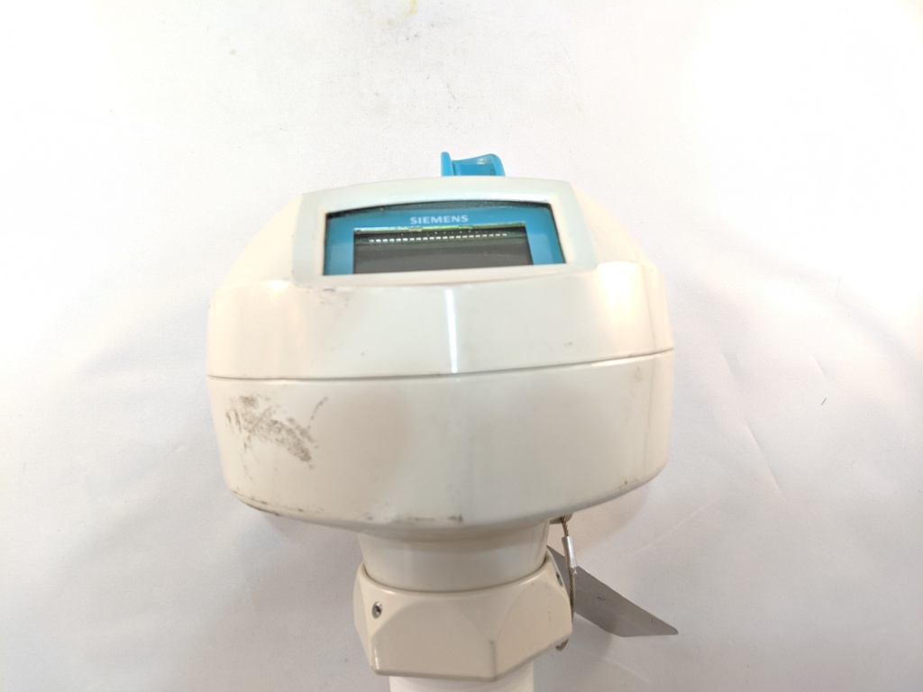 LR200 RADAR LEVEL XMTR 20M RANGE 1 1/2"NPT GP W/DISPLAY SIEMENS SPIFF