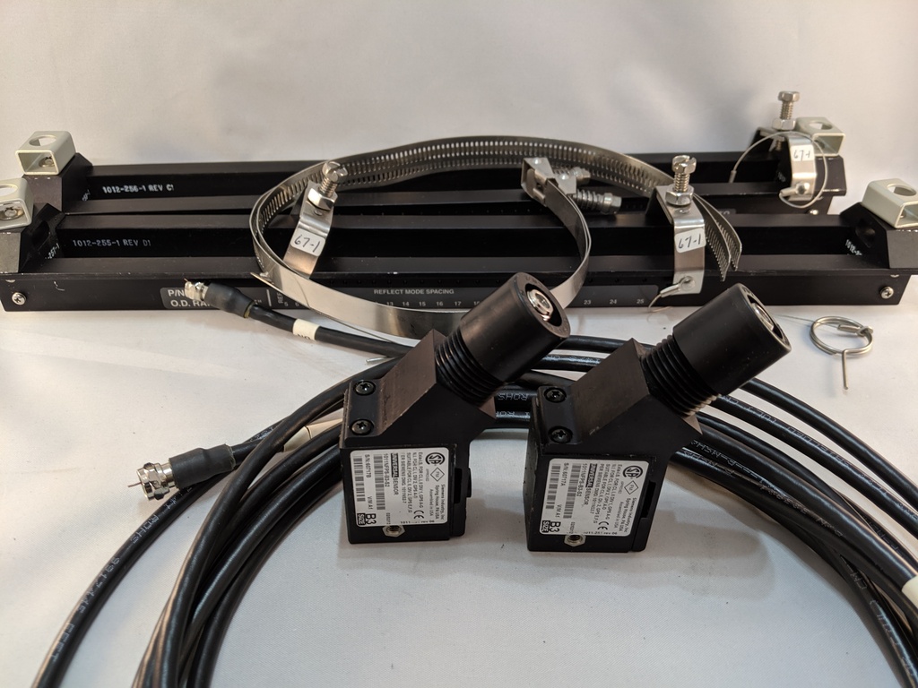 SIEMENS B3 ULTRASONIC FLOW SENSORS 5"MAX W/MTG RACK & CABLES SIEMENS SPIFF