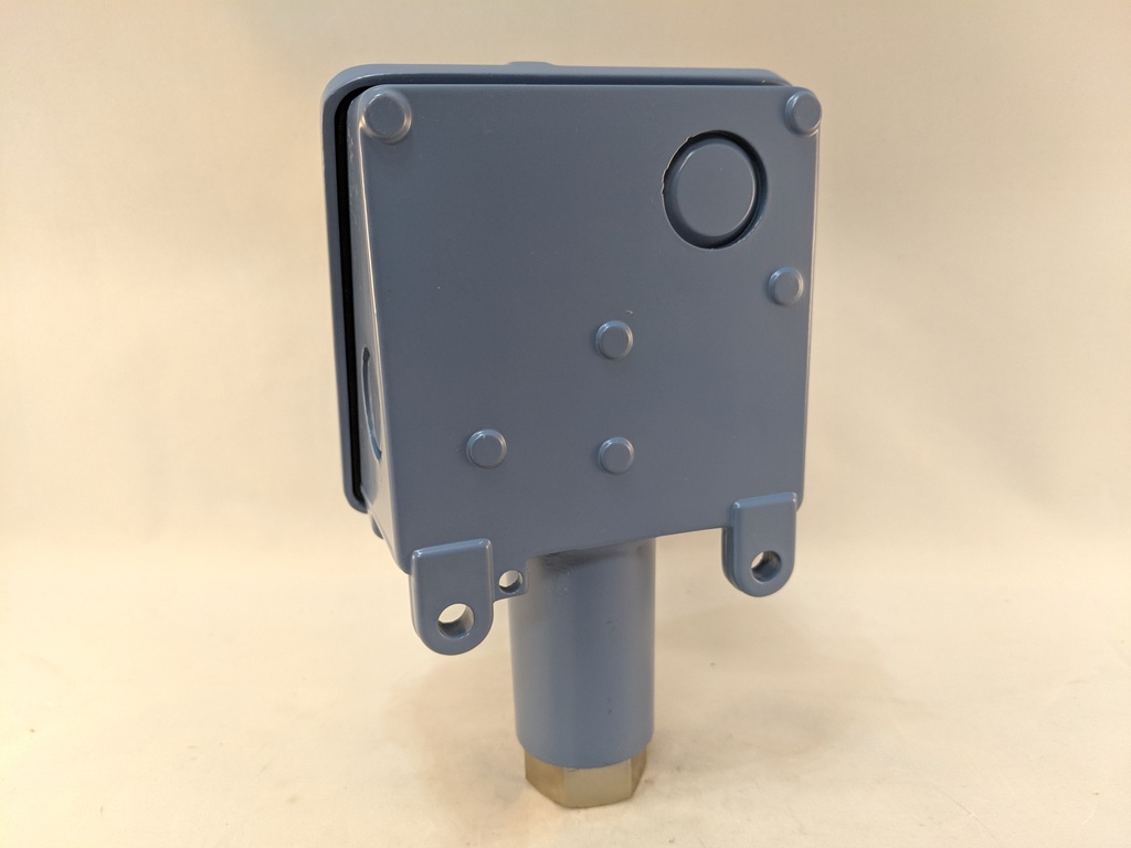 UEC 100 SERIES PRESSURE SWITCH 30"HG VAC 1/4"NPT SPDT