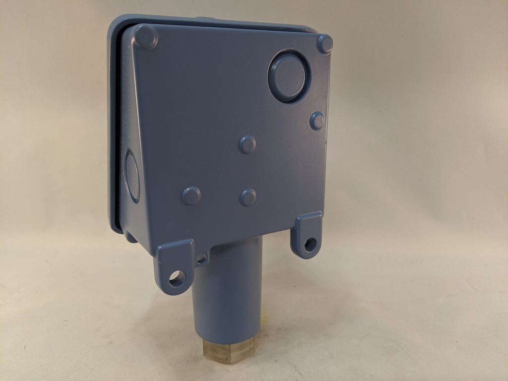 UEC 100 SERIES PRESSURE SWITCH 5-30PSI