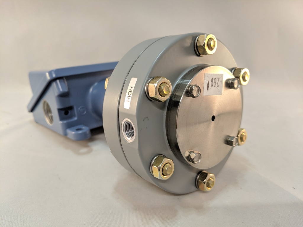 UEC 100 SERIES D/P SWITCH 2-20PSID NEMA 4X