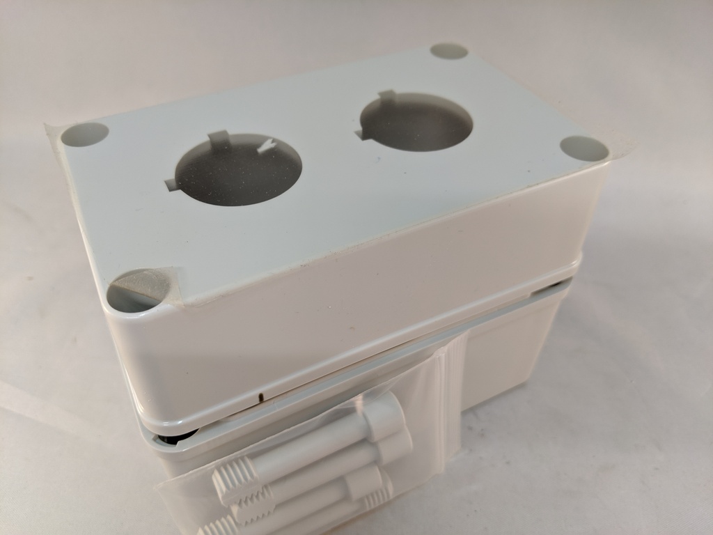 COMMANDER POLY ENC 4.71X2.74X3.26" NEMA 4X 2X30MM CUTOUTS