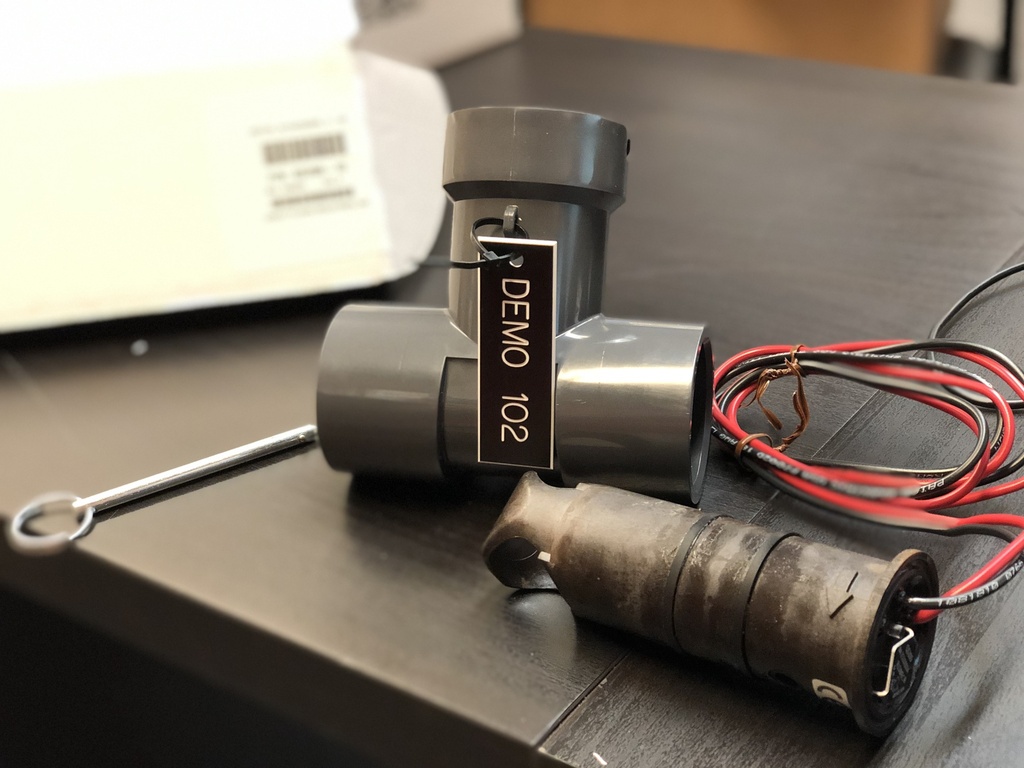 FLOMEC QS200 Insertion Ultrasonic Flowmeter, 1-1/2" Glue Fittings, Pulse output, P/N: QS200-15