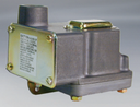 D1T Terminal Block Diaphragm Switch, .4-18PSI, Single Setpoint, Housed
