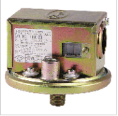 DWYER Gas pressure switch, range 4-20" w.c.