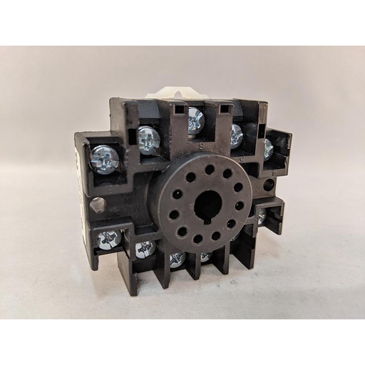 [API 011] 11-Pin Socket, DIN Rail or Surface Mount