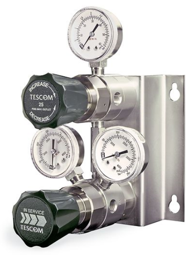 [CS-2262-241] TESCOM LOW FLOW CHANGEOVER SYSTEM, 316 SS, 0-3500PSI INLET, 0-100PSI OUTLET, W/GAUGES