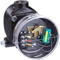 [123-7000-153] BOILER WATER LEVEL CONTROL, CAST IRON CHAMBER, SPDT SNAP ACTION